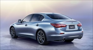 インフィニティQ50のリア